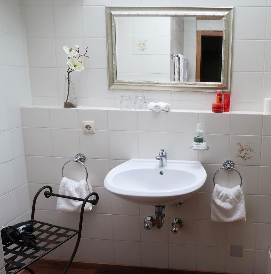 Hotel Garni Bellevue Bad Füssing エクステリア 写真