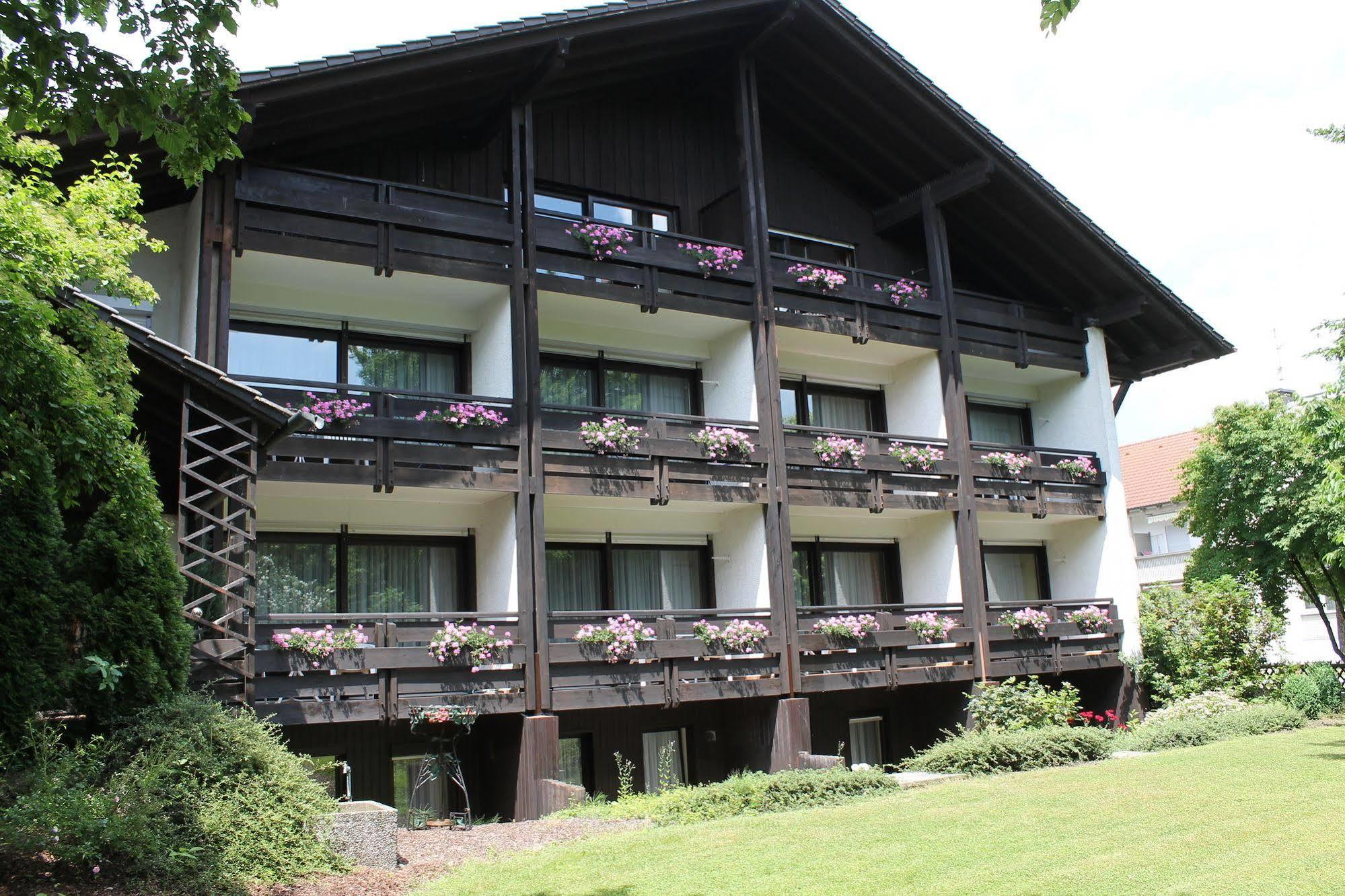 Hotel Garni Bellevue Bad Füssing エクステリア 写真