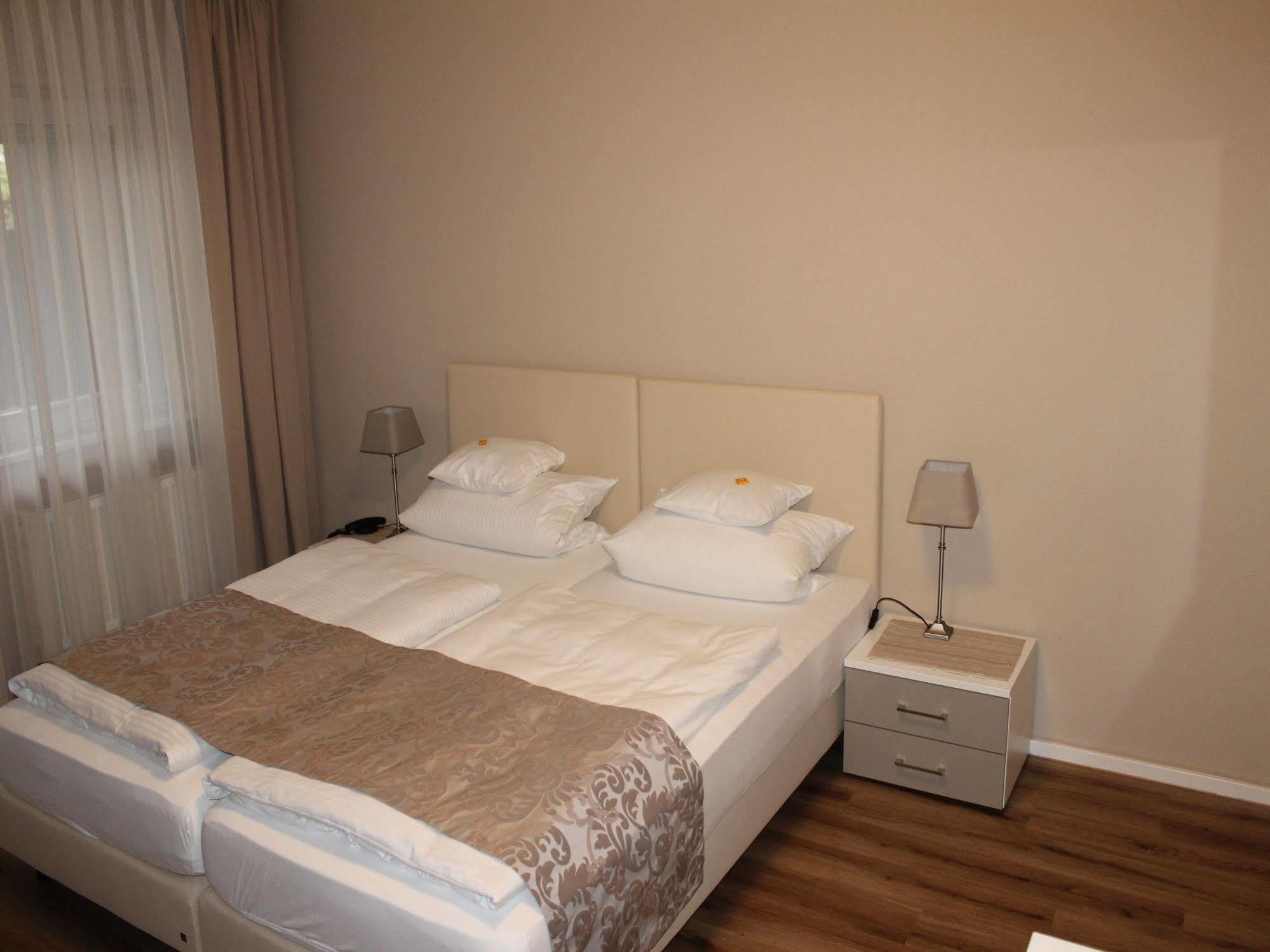 Hotel Garni Bellevue Bad Füssing エクステリア 写真