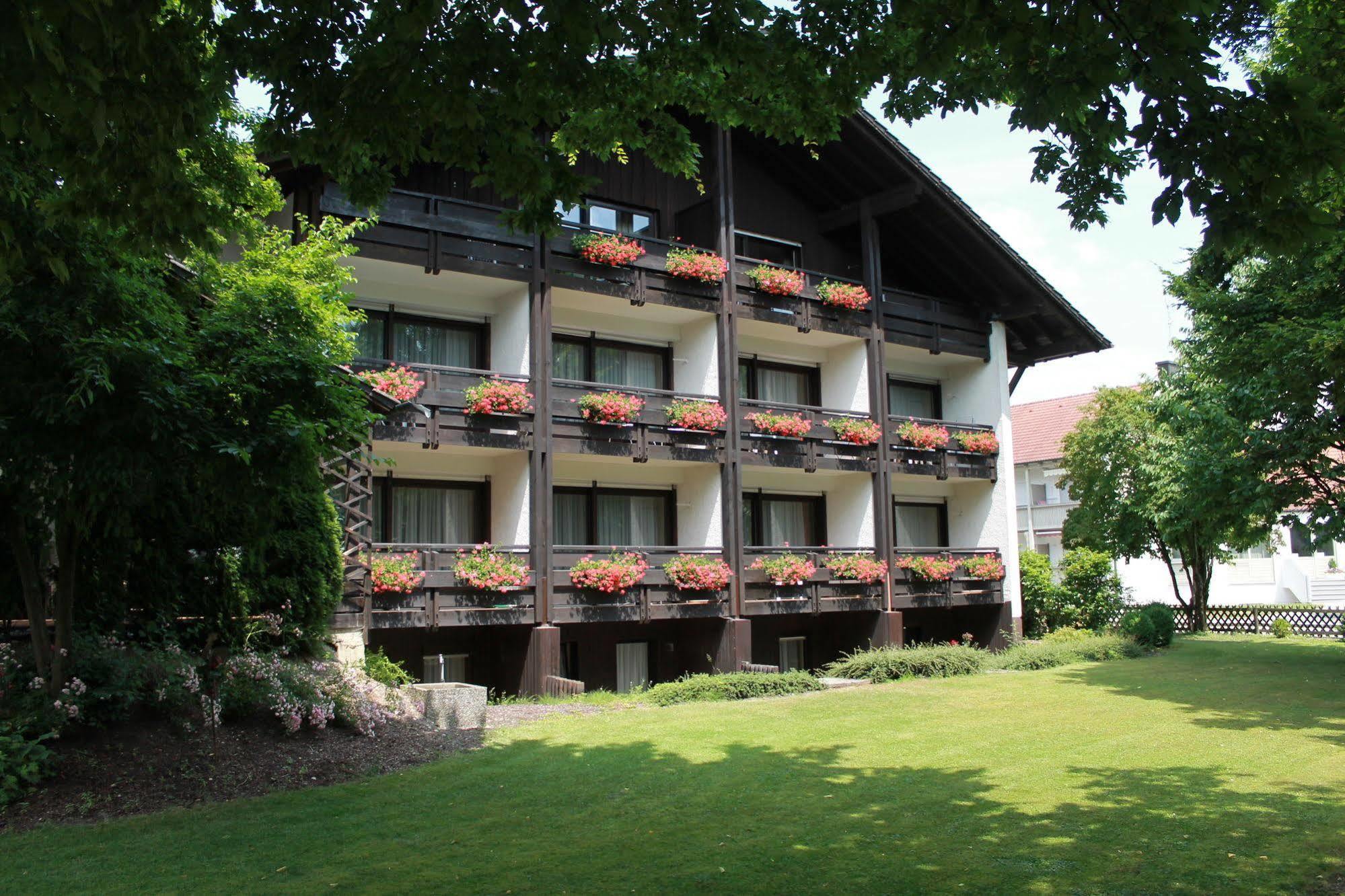 Hotel Garni Bellevue Bad Füssing エクステリア 写真
